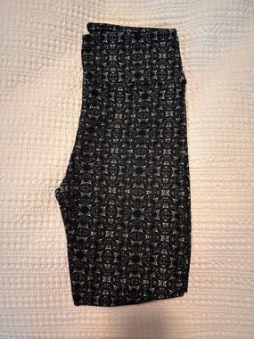 LuLaRoe Black and White Printed Leggings